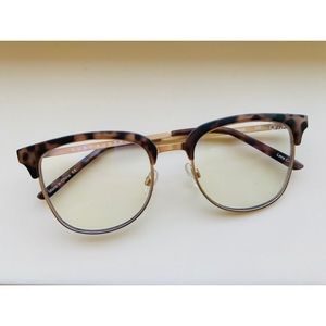 QUAY Blue Light Evasive Glasses